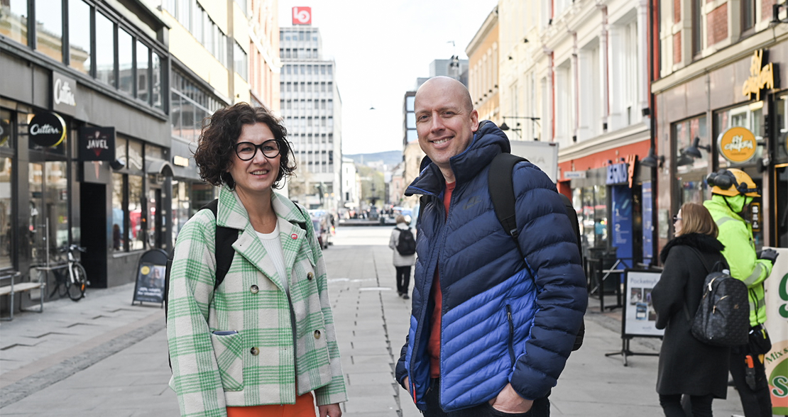 ØKT KJØPEKRAFT: FO-nestleder Marianne Solberg krever økt kjøpekraft for medlemmene. Her sammen med rådgiver Tore Ottesen.