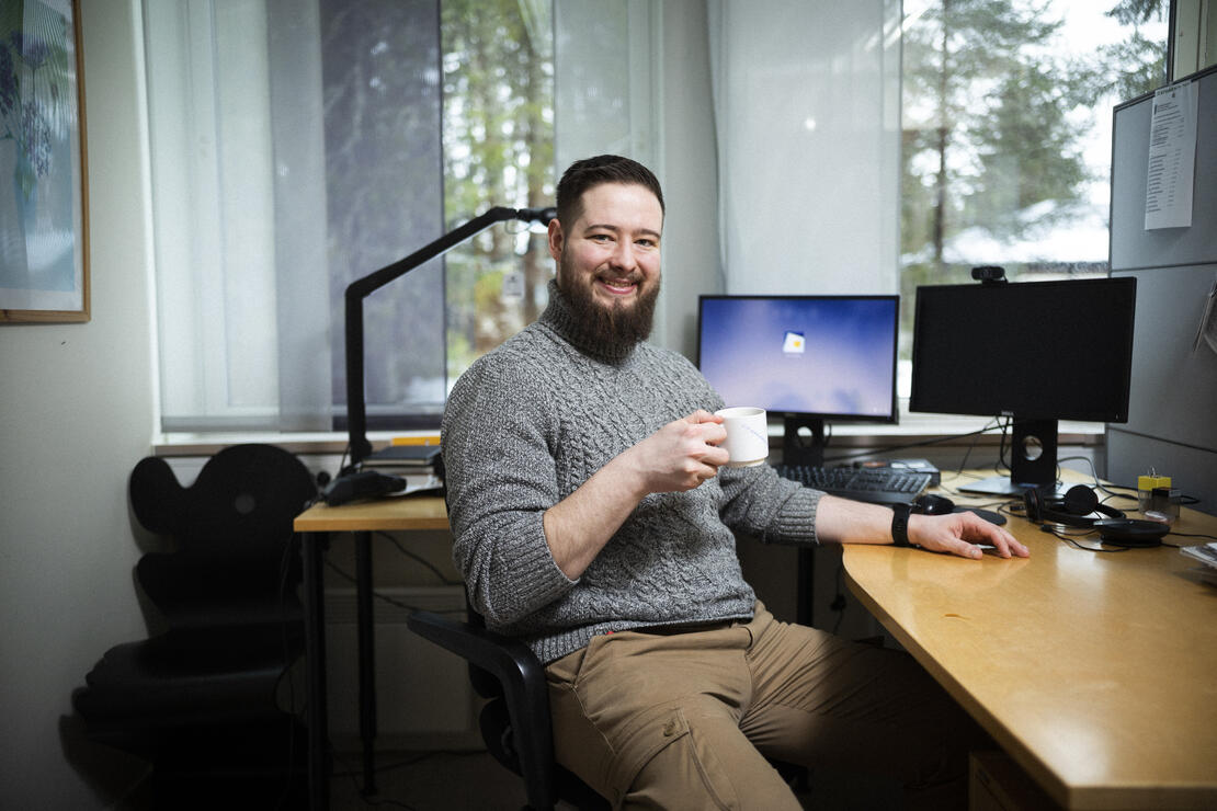 Konsentrasjonskontor: Kristoffer liker å trekke inn på kontoret når han skal jobbe konsentrert med tillitsvalgtoppgaver. Som vernepleier, derimot, prøver han å være minst mulig foran skjerm og mest mulig ute i avdelingen.